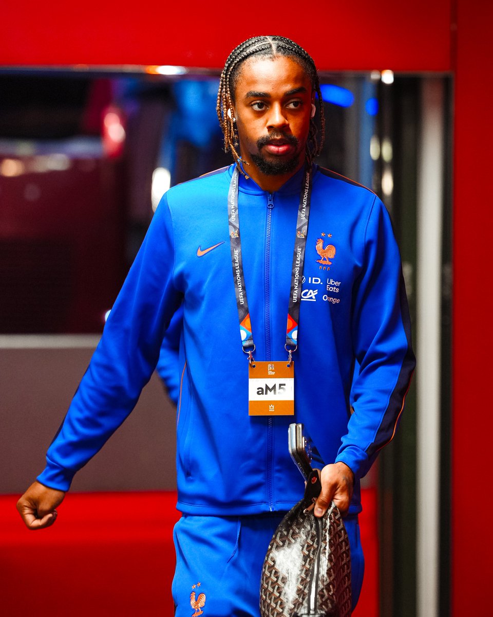 LFC's tweet photo. A special night for Jeremy Jacquet as he makes his @equipedefrance debut 🤩🇫🇷

He and Barcola both start tonight 👊 https://t.co/eVnibbj8f4