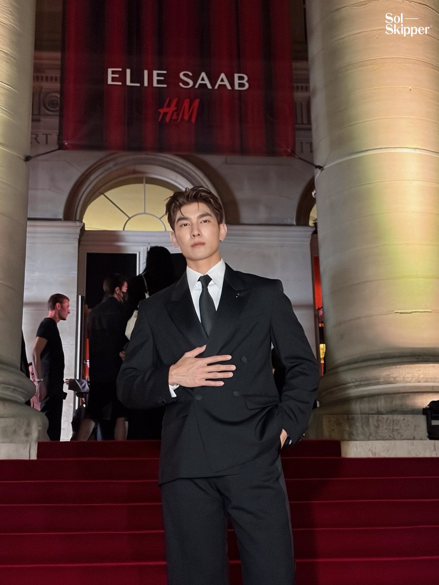 SolSkipperCo's tweet photo. How would you rate this look? 🖤

MEW X ELIE SAAB HM 

@MSuppasit
#ELIESAABxHMwithMew
#MewSuppasit
#HM #HMThailand #HMThailandxMEW https://t.co/M13QouLpIy