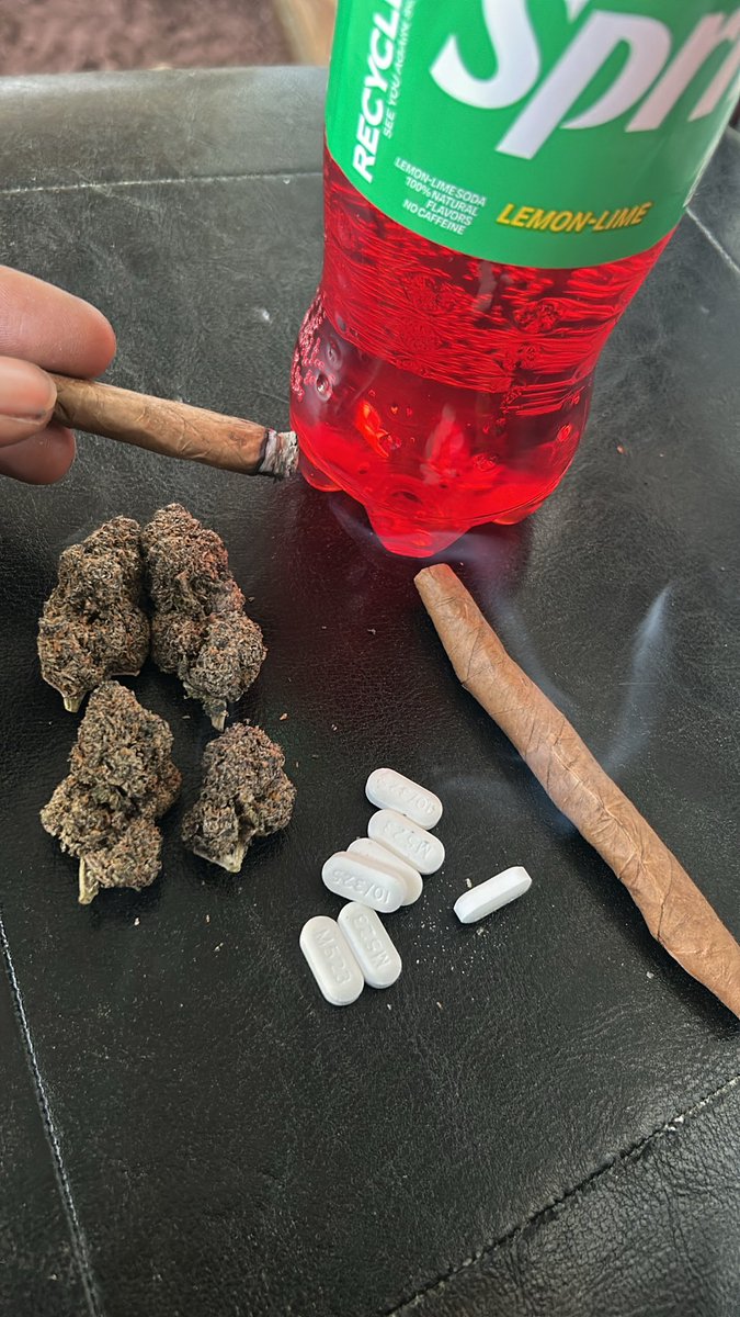 dontjudge448's tweet photo. Someone ask me how Sex feels so I sent them 4 Attachments #SayNotoGasStationPercs #OxyBaby https://t.co/xqPoPNpJrp