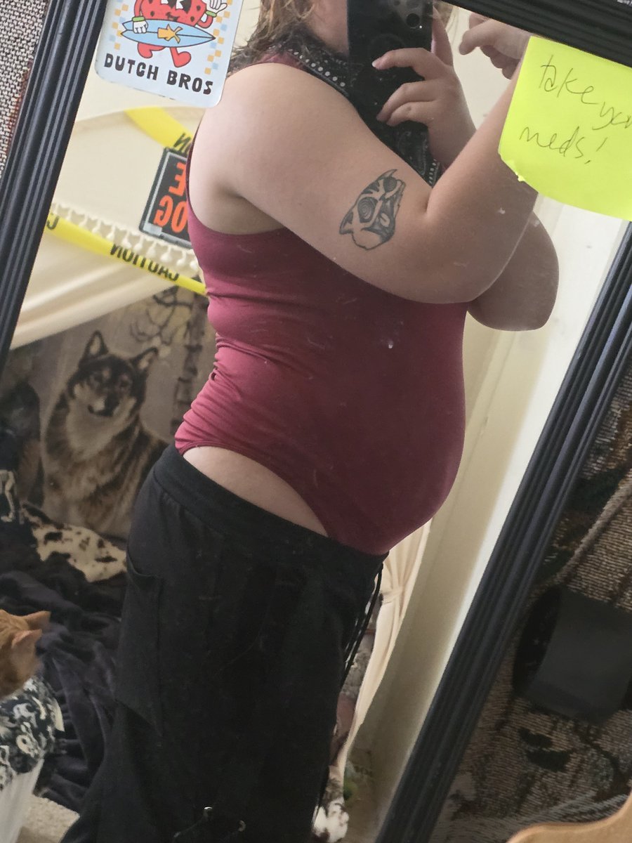 Devaz0ink's tweet photo. Being skinny is cool and all but in perfer a little fat on my body #ftm https://t.co/AmjDk6G3gS
