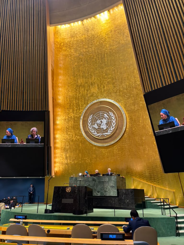 MeronRebecca's tweet photo. Some personal highlights from the sidelines at #UNGA81 , from #Eritrea's leadership in this capacity, with @AmbStesfamariam presiding over the General Assembly general debate, to legal encounters with Singapore's ICJ candidate Ambassador Rena Lee , and meeting the one and only Christiane Amanpour @amanpour.

It is a privilege to represent #Eritrea at every stage and in every room. 

#Eritrea #UNGA81🇪🇷
