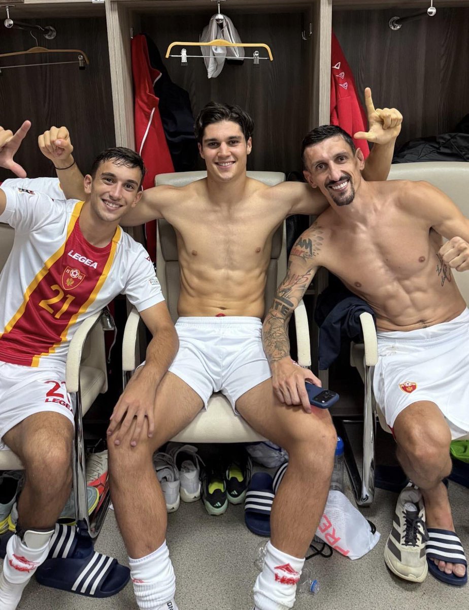 didileja's tweet photo. E VIVA MONTENEGRO 👆🏼👆🏼👆🏼👆🏼 https://t.co/sMwNi8DK4d