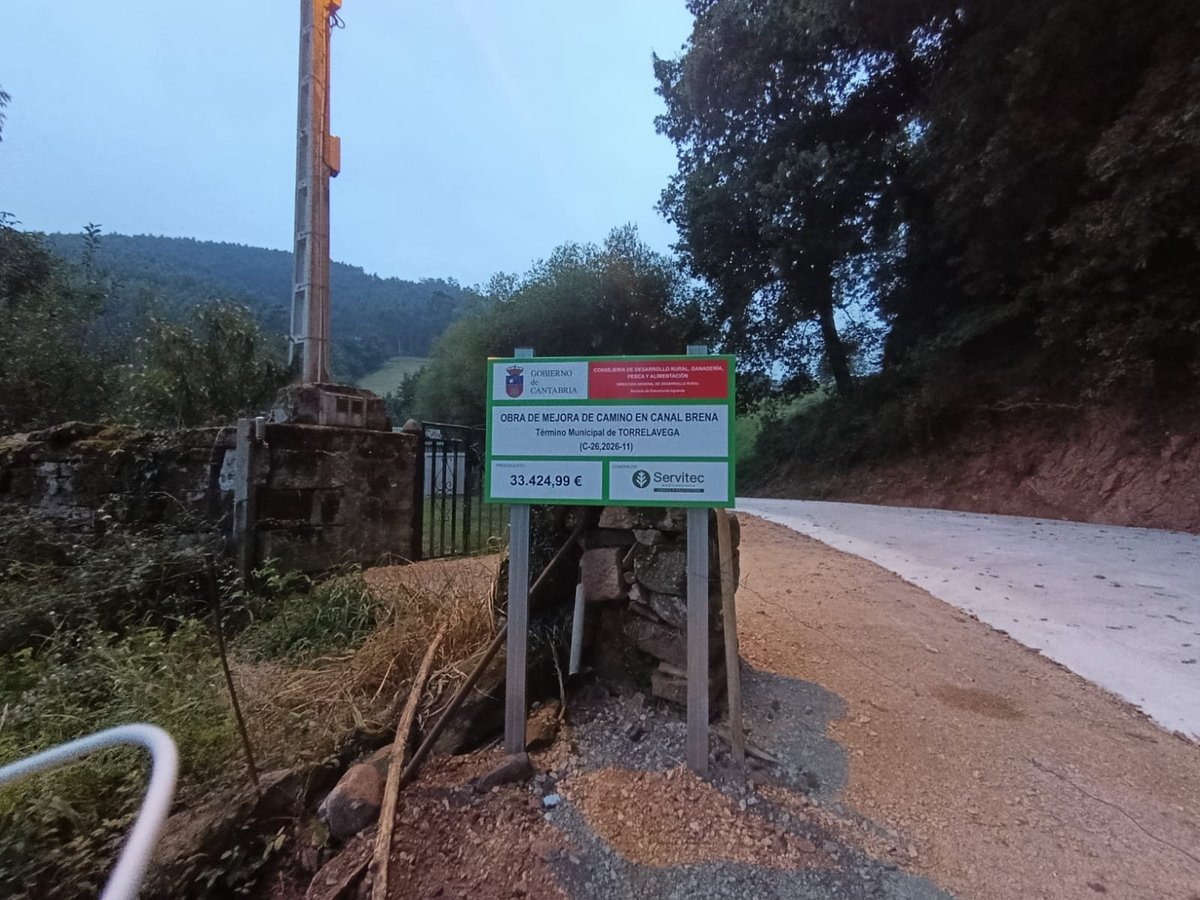 Vito65530256's tweet photo. Se ha hormigonado un camino a un CUARTO DE APEROS en #LaMontaña  @pptorrelavega , ¿en serio? @ppcantabria https://t.co/laGtKOLxMk