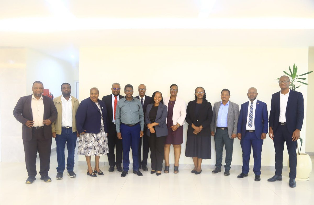 fdrepsi's tweet photo. The Policy Studies Institute (#PSI) was honored to host a distinguished delegation of nine board members and researchers from the #Eswatini Economic Policy Analysis and Research Centre (#ESEPARC) for a three-day learning mission. https://t.co/bCaoXI7vYb