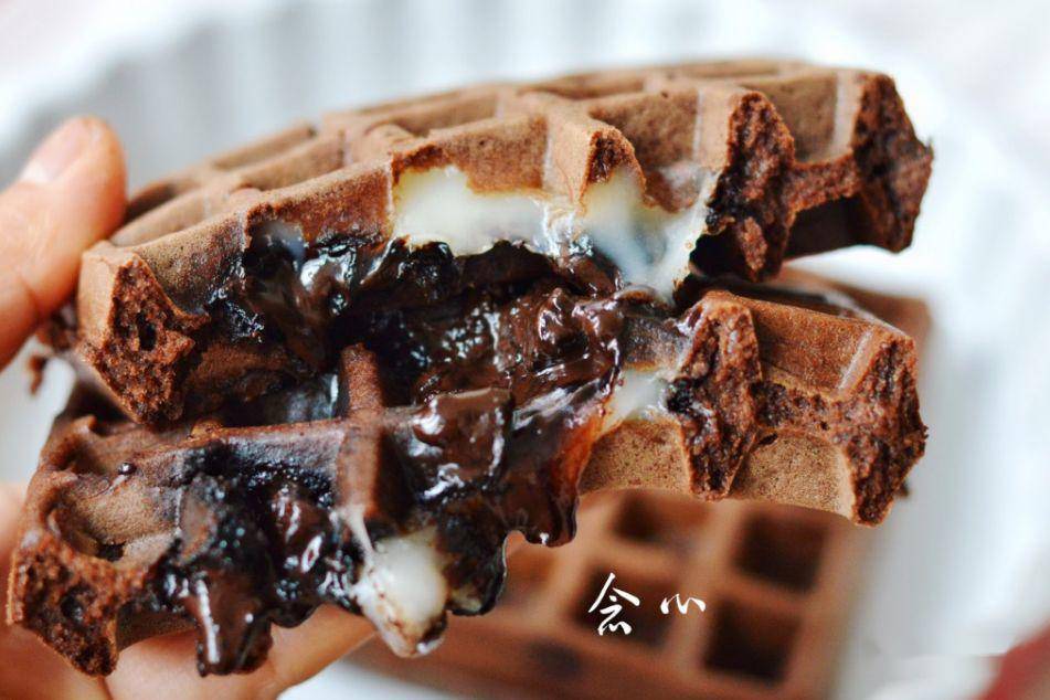 TalishaJartntc's tweet photo. Qué delicia! La nueva pastelería del centro hace croissants de chocolate recién horneados, crujientes por fuera y cremosos por dentro. 100% recomendable para un desayuno rápido.， https://t.co/uT7O2xD3KH