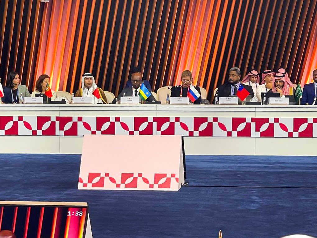 RwandaFinance's tweet photo. Minister @yusuf_murangwa is leading Rwanda's delegation at the 11th AIIB Annual Meetings in Doha. Today, he joined the Governors' Roundtable on strengthening strategic partnerships with member countries. 
As a member, Rwanda has accessed financing for digitalisation, energy access, and private sector development. Looking ahead, Rwanda aims to deepen cooperation with the Bank, by focusing on multisectoral, large-scale, high-impact investments, and applying blended financing to flagship projects at every stage.
#AIIBannualmeeting
