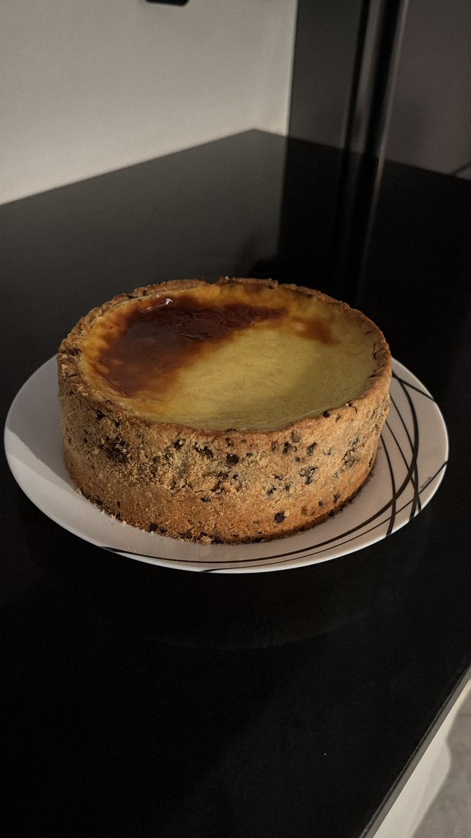 inooo_ymk's tweet photo. Voici mon flankie (flan avec une pâte a cookie) https://t.co/8fhLnbXGRm