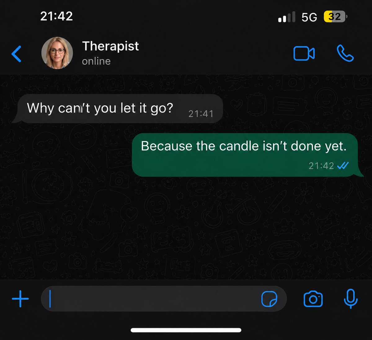 OneMoreCandleX's tweet photo. She doesn’t understand. 🕯️

#OMC #SOLANA https://t.co/dcSfmNUKcu