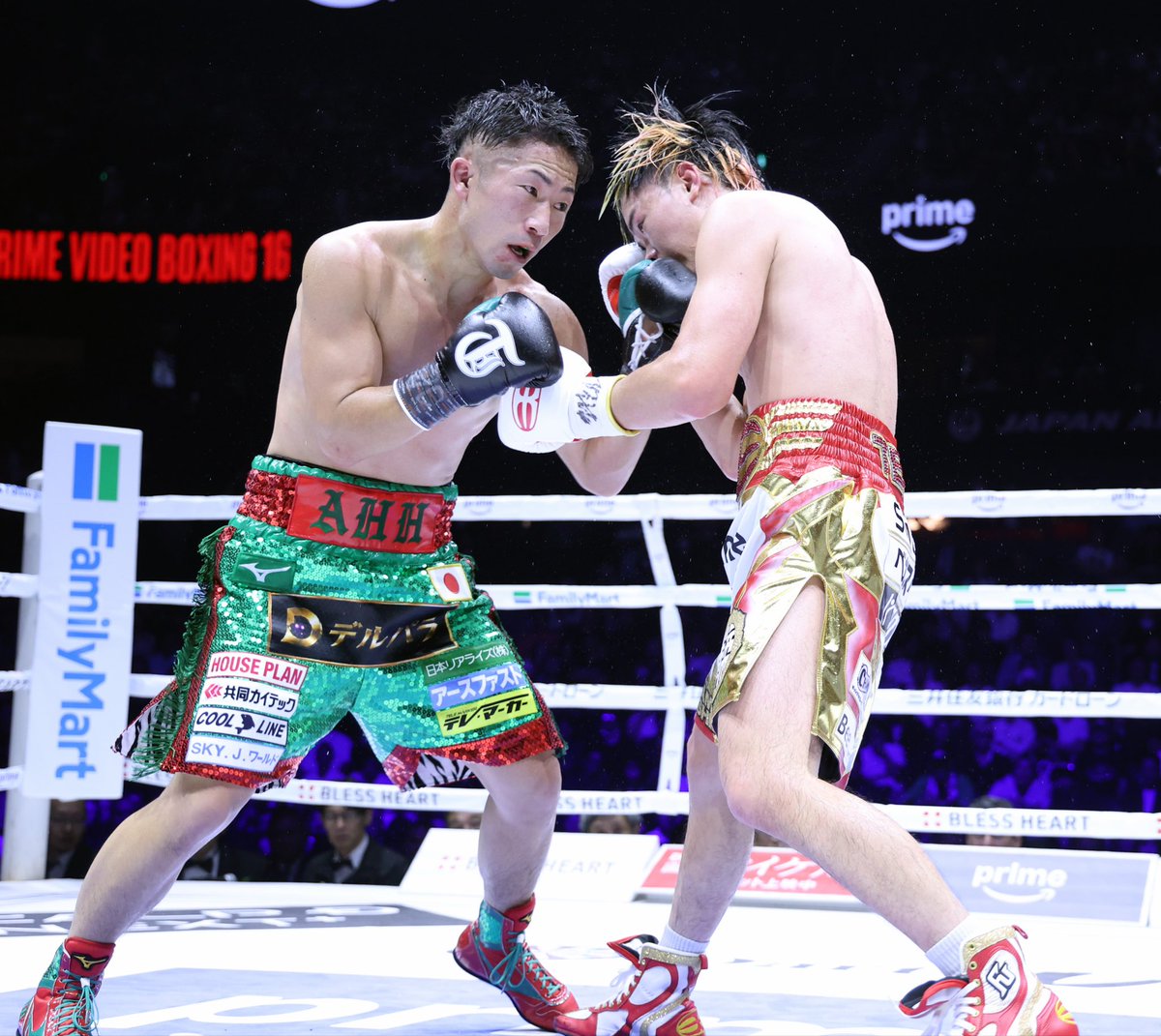 GlobalboxingNTW's tweet photo. DROPPED IN ROUND 7. STILL CHAMPION. 🥊👑

Takuma Inoue @takumainoue_122 rose from Tenshin Nasukawa’s knockdown to retain his WBC bantamweight title by unanimous decision: 116–111, 116–111, 114–113.

📸: Sumio Yamada

Respect to both fighters. How did you score it?
#GBN #Boxing https://t.co/YtCrckdgvv