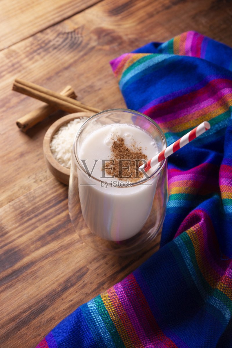 Childszf's tweet photo. Prepara un refrescante horchata en 5 minutos: mezcla arroz molido, leche y azúcar, ideal para el calor!， https://t.co/BtTwB8bMaa