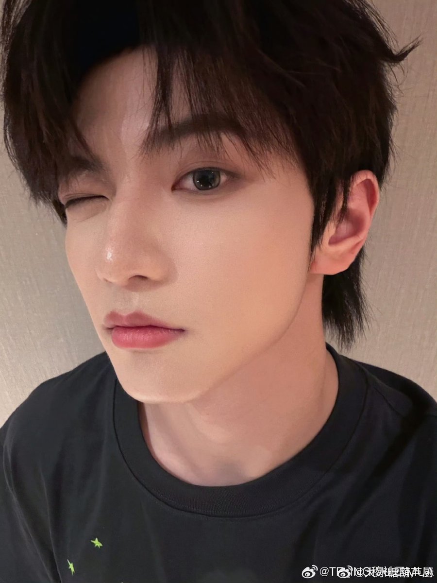 qi_ge14045's tweet photo. You own every frame with outstanding fashion expression and gentle inner strength.
 
ZHICHENG LOREAL SHOW
#MUZHICHENGxLorealParis
#MUZHICHENG
#MUZHICHENGxLorealParis https://t.co/9NVREVzoiF