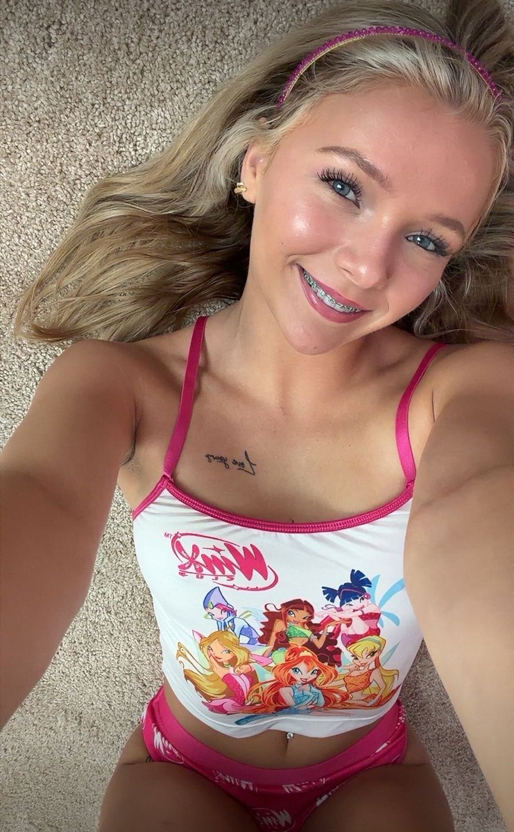 princesslivy222's tweet photo. do u like girls with braces? https://t.co/qml6zHTVHG