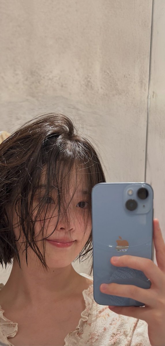 wyjc516's tweet photo. 아이유시 
IU Instagram 
mobile wallpaper 
#아이유 #IU
#유애나화력은_스밍으로부터
#애나야_스밍하자
#이별로부터 #UnknownPlanet
#Dear_my_crazy_soulmate https://t.co/hOpNx3JqqK