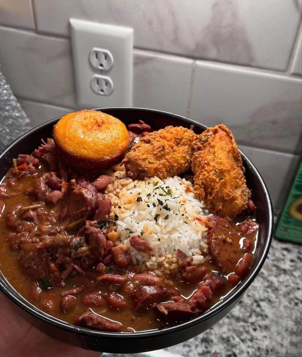 Jameca2011's tweet photo. It’s fallll time so that means roast, soupssss, crockpot mealsssss🍁😊 https://t.co/o3vq11PINY