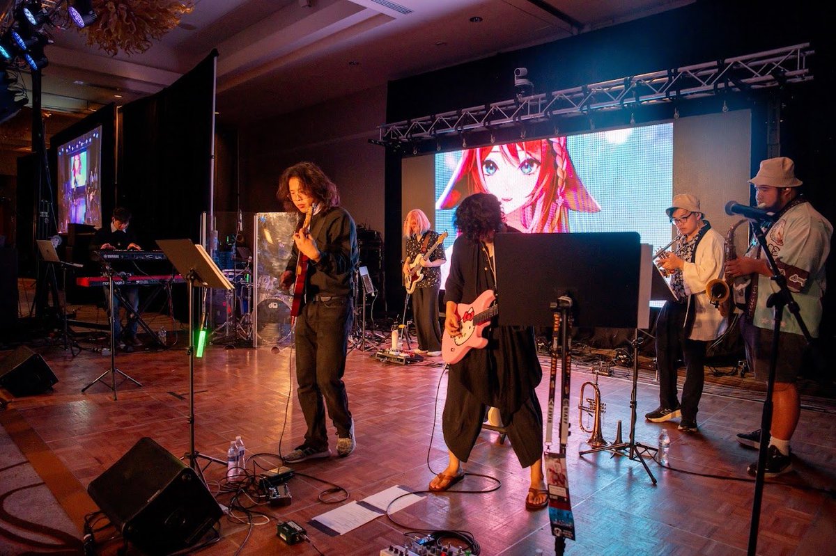 pettytacticband's tweet photo. Throwback to #OffkaiGen5 where three of our members had the honor of being part of Uchiage as the in-house band for the relay concert 🙏 

If you’re still looking for your Anisong / V-tuber fix, then swing by Tamper Room this Saturday (10/3) for the Fall J-Rock Fest 🍁 https://t.co/gaarXTHuIq