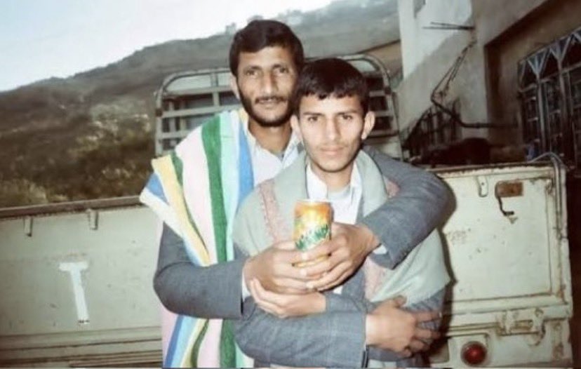 Azu1oaj's tweet photo. @Malek_Almadani ماباقي الا  اتباع المزغوب يشوفونا بعين طبعهم
"
واضح انك مسعر شرفك زي سيدك 
وقمت تشوف الناس الطاهرين زيك ياقوم لوط https://t.co/gQvvOVF8u7