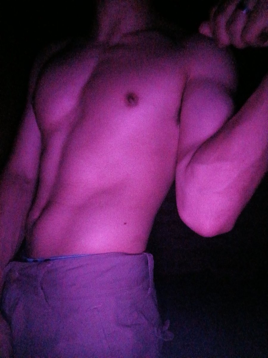 Alex00ti's tweet photo. ola 
#nsfw #gym #sexting https://t.co/UhAPGTKVQB