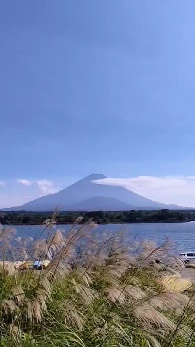 wander_cloud's tweet photo. 精進湖　他手合浜

#mtfuji
#fujisan
#mysky
#abovemeonlysky
#everydayisawindingroad
#ontheroadagain
#tankensurujapan
#localguides https://t.co/A0P1Y1uXSI