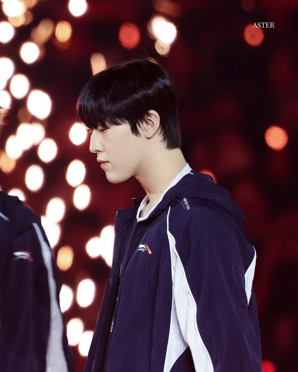 hlechunbae7's tweet photo. 건우 옆태가 너무 좋은 사람들의 모임.. https://t.co/GJjZTKM54A