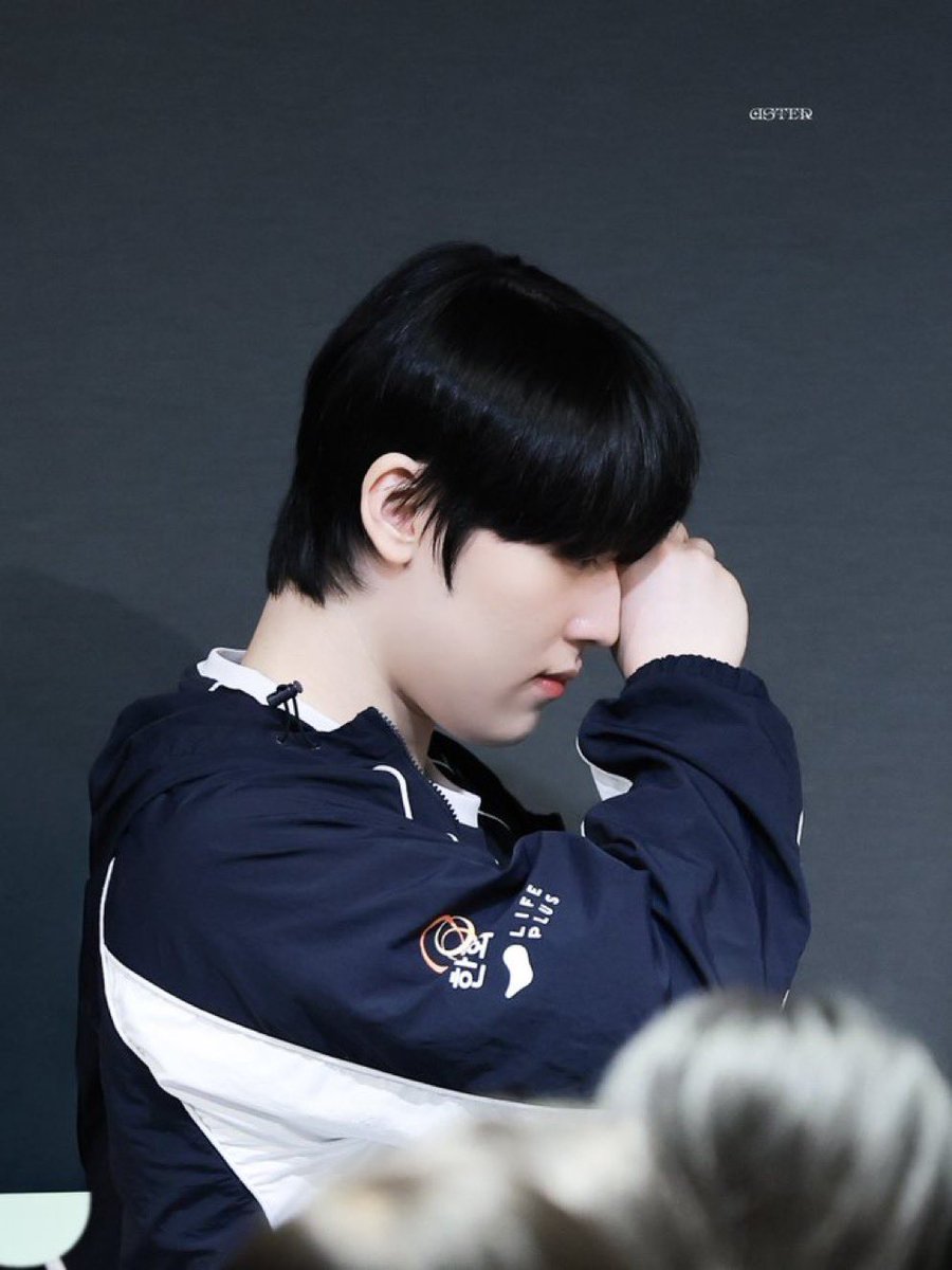 hlechunbae7's tweet photo. 건우 옆태가 너무 좋은 사람들의 모임.. https://t.co/GJjZTKM54A