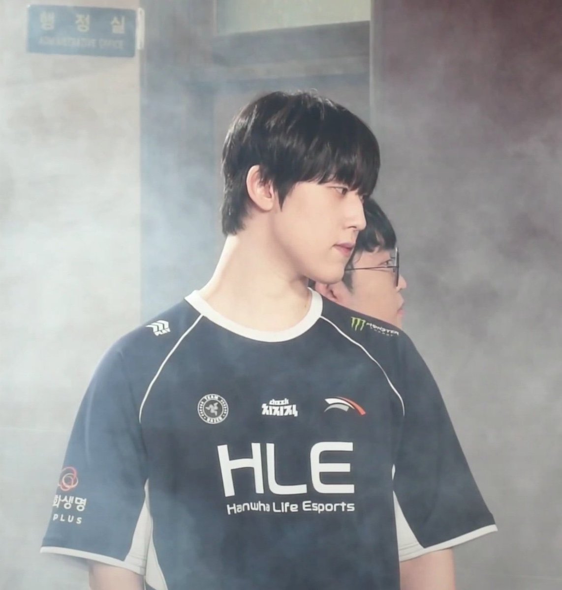 hlechunbae7's tweet photo. 건우 옆태가 너무 좋은 사람들의 모임.. https://t.co/GJjZTKM54A