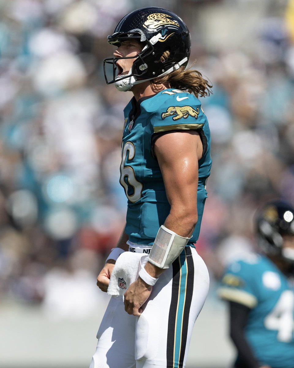 trevorlawrence's tweet photo. everybody eats 😂🤝

Jags W #duuuval https://t.co/BoyLeJSF1p
