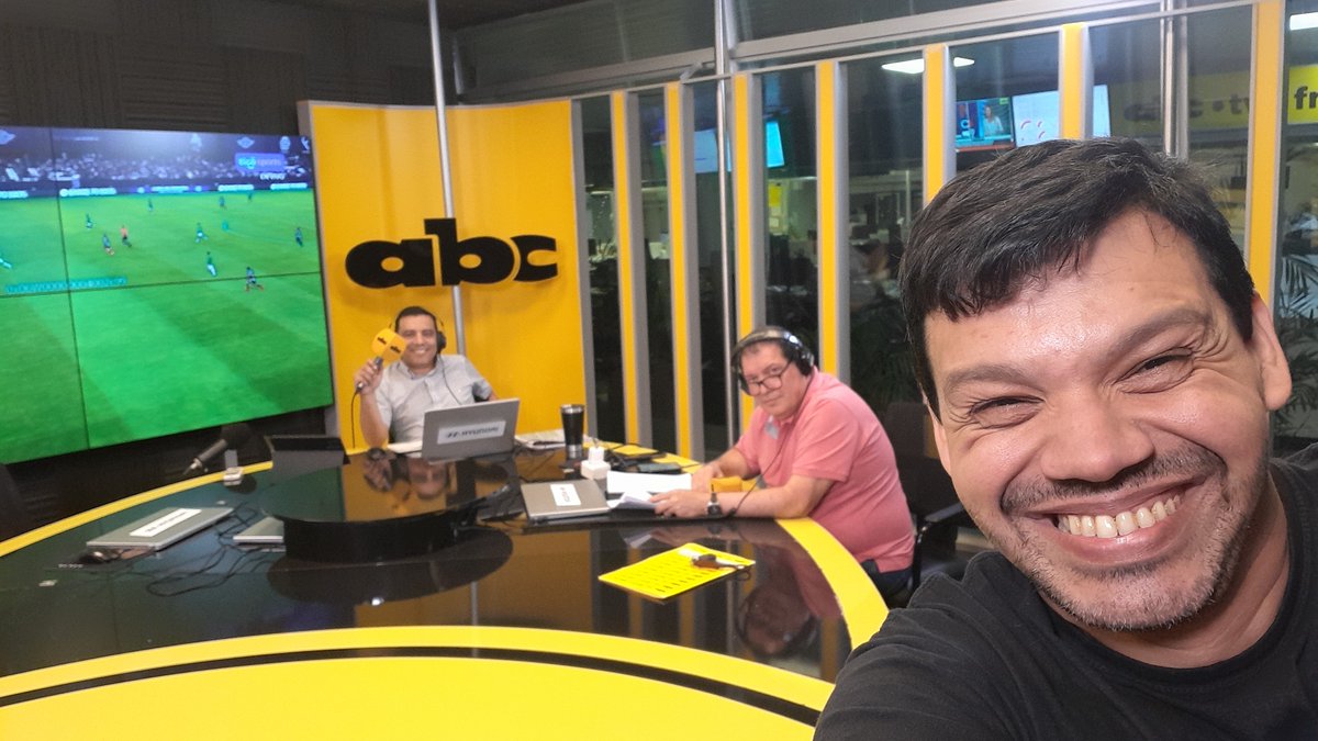 antoniomaluge's tweet photo. Haciendo patria en un feriado con Miguel Soloaga @Benru79 en la más potente y escuchada del país 
Sonido nítido ,  sin travas y sin bots https://t.co/mEtYFJp7P7