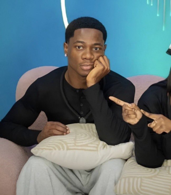 agbaofnaija's tweet photo. The shirt that caused this issue is for tram 
Keivo also had his own!
The exact shirt keivo wore when the incident happened is for tram there are makings on this shirt!
 Keivo did this cause he his jealous of tram since he kissed temi nkan 
Keivo is not mentally ok!
 #bbnaija https://t.co/xRcT6HUxSk