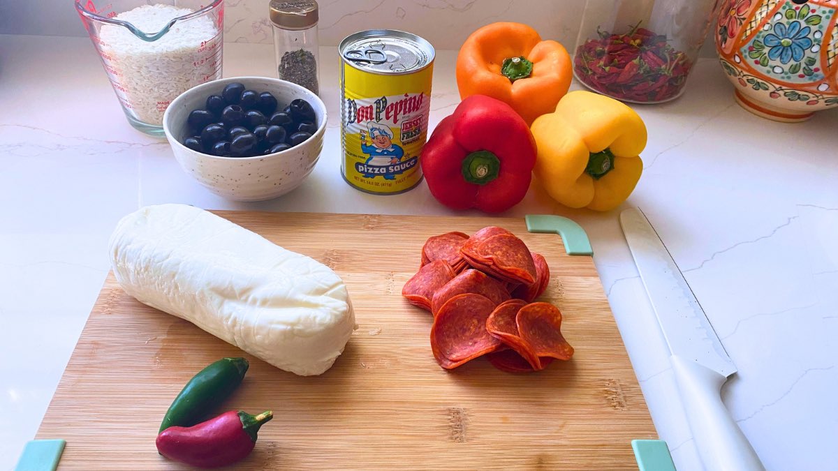 DearCreatives's tweet photo. Easy Pizza Stuffed Pepper w/ #DonPepino pizza sauce: https://t.co/mR3wgcbqlA (link in bio) Find Don Pepino sauces at https://t.co/MuJ6HTLGOe through their store locator locator, and on Amazon #TheSauceBehindTheSlice #MadeWithDonPepino #DonPepinoRecipeChallenge #dinnerideas #food https://t.co/6NHghaCL76
