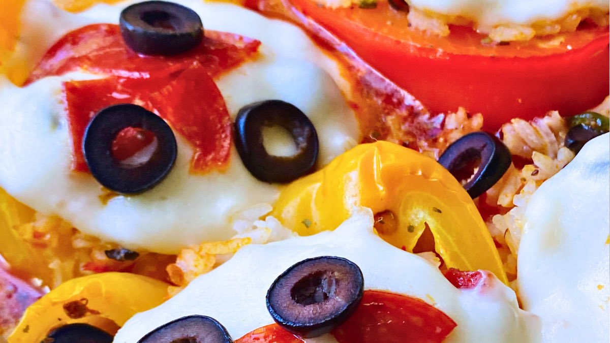 DearCreatives's tweet photo. Easy Pizza Stuffed Pepper w/ #DonPepino pizza sauce: https://t.co/mR3wgcbqlA (link in bio) Find Don Pepino sauces at https://t.co/MuJ6HTLGOe through their store locator locator, and on Amazon #TheSauceBehindTheSlice #MadeWithDonPepino #DonPepinoRecipeChallenge #dinnerideas #food https://t.co/6NHghaCL76
