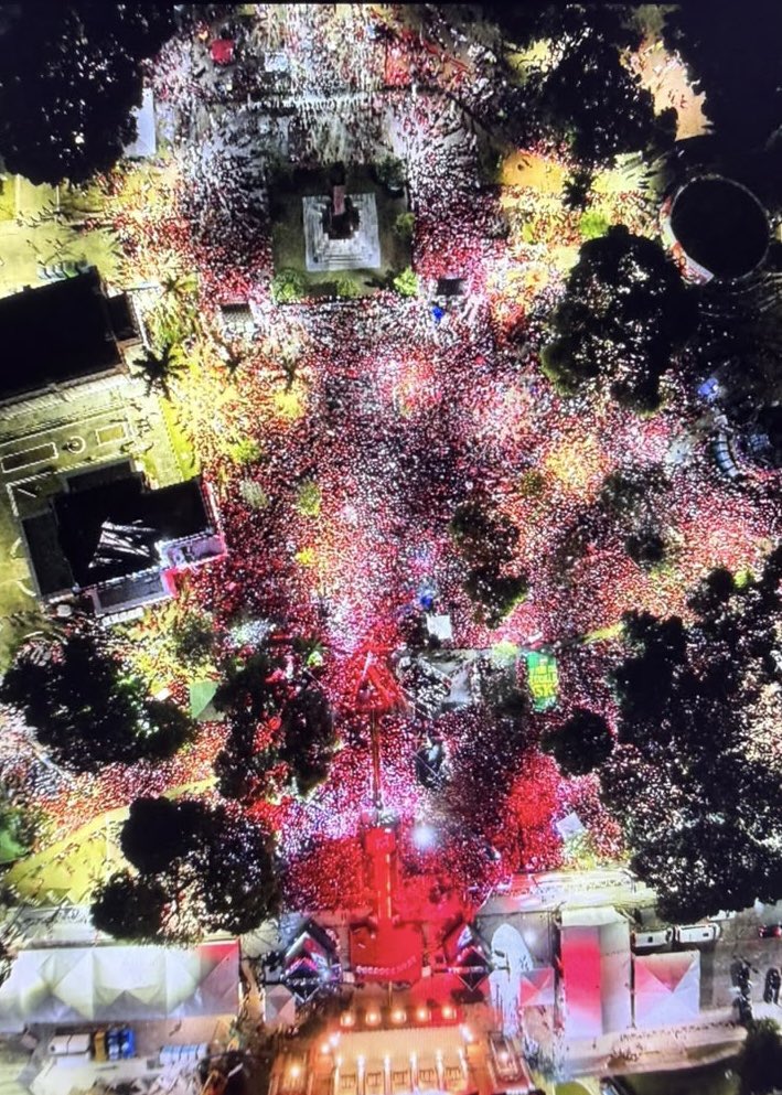 edenvaladares's tweet photo. Agora: 80 mil pessoas com Lula em Belém do Pará de Nossa Senhora de Nazaré! 🙏🏻