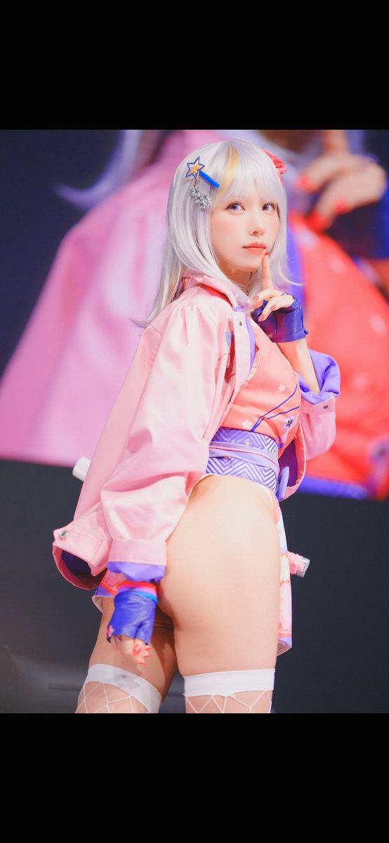 _natsulove_'s tweet photo. 鼠径部が良すぎる🙈🙈🙈

#えなこ 
#enako https://t.co/dTlnJUdaMx