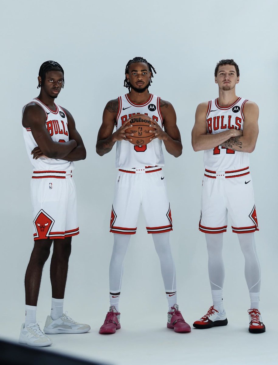 BullsCentralYT's tweet photo. It's a block party!! https://t.co/BuB32bhK3j