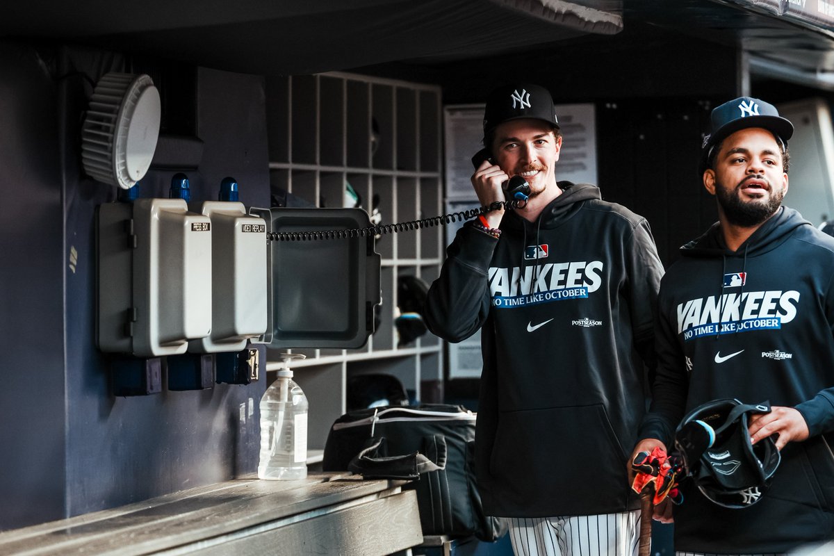Yankees's tweet photo. Wild Card Loading… 

#RepBX https://t.co/BZkgKPFke2