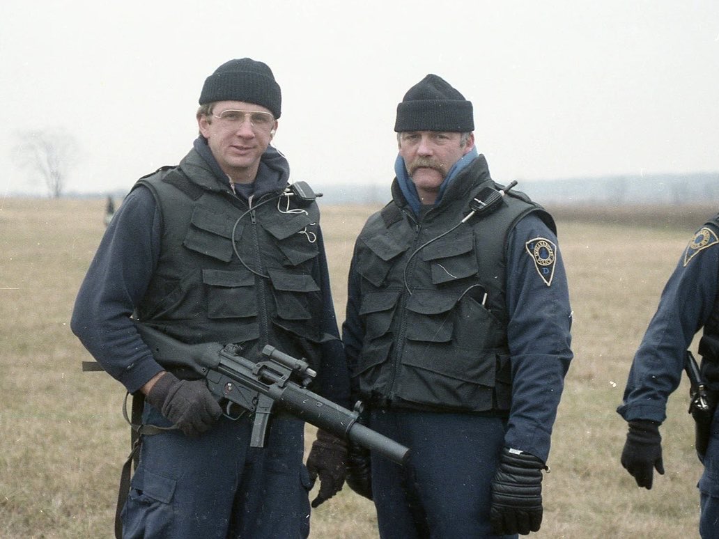 eternalfilth's tweet photo. 80s indianapolis swat 🇺🇸 https://t.co/xisNPWEKec