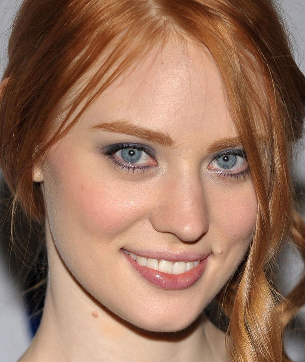 Vileself's tweet photo. Imagine being so gay that you can't admit Deborah Ann Woll is an attractive woman. https://t.co/QeKPkiSpOW