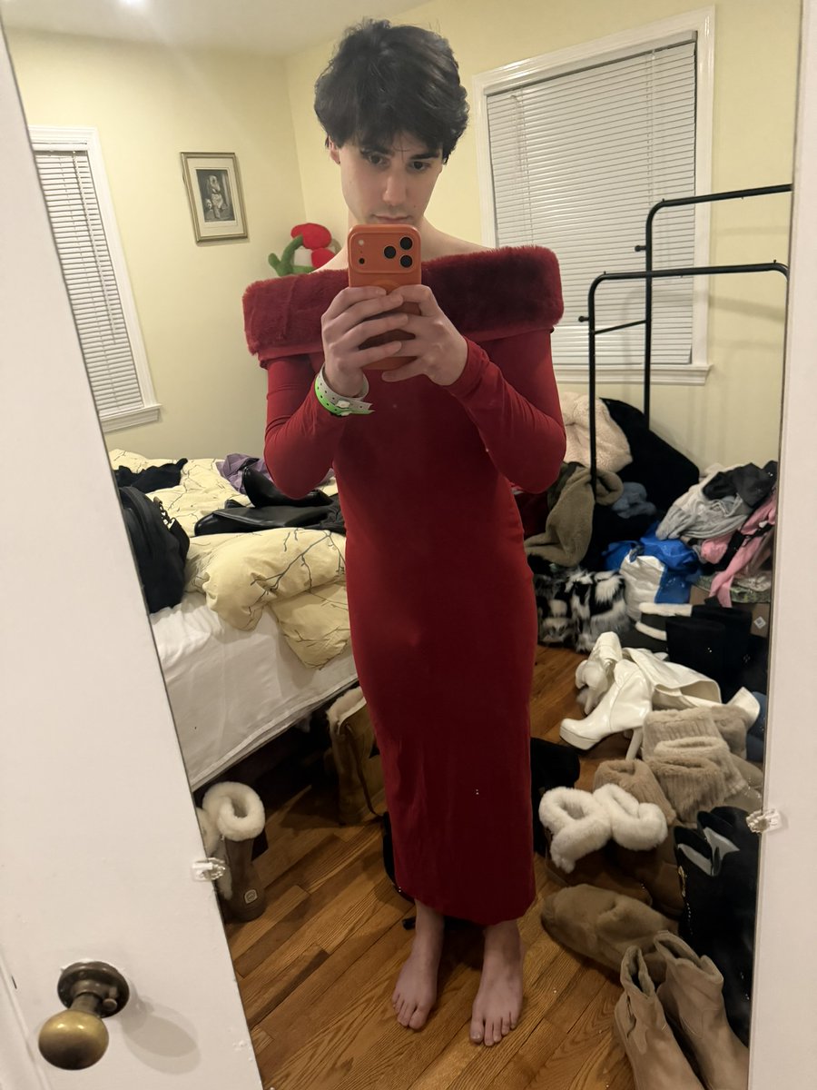 femfurblair's tweet photo. Burgundy always feels like a whole mood. Where would you wear a look like this? #OutfitInspo #Fashion #Style https://t.co/spHjnieKa4