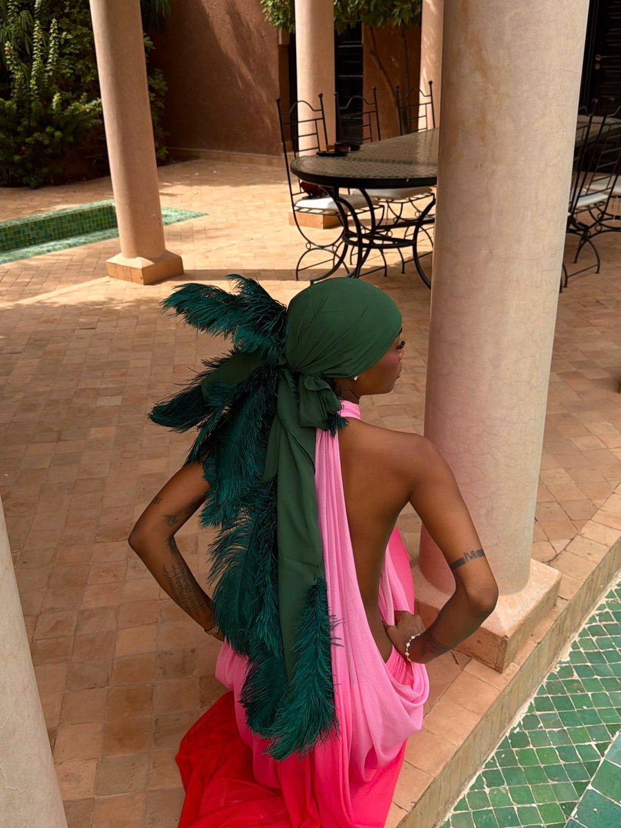 aurumamare's tweet photo. I made this headscarf for the fly girls🦚 https://t.co/ReBVTErf1x