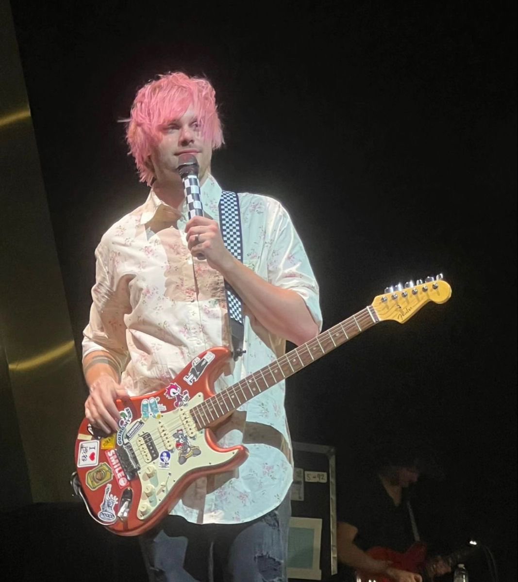 michaelbisexual's tweet photo. michael eh tao lindo eu quero chorar eu faria tudo por vc meu bebê https://t.co/AQtWhdRYvd