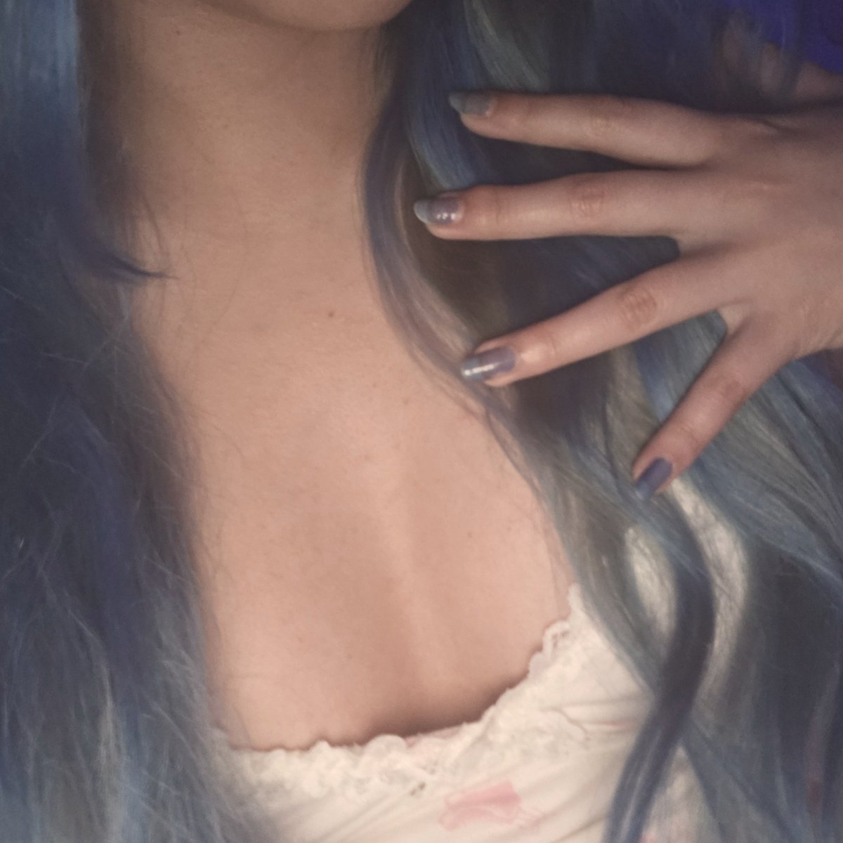 latexval's tweet photo. fun facts with val 😇
blue is my natural hair color! 💙 https://t.co/sS6LW0bCQX
