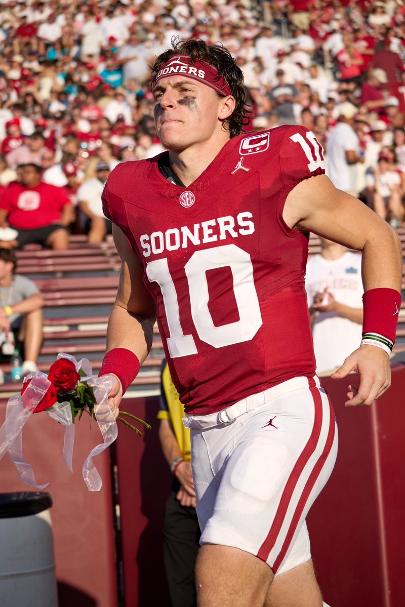 KREFsports's tweet photo. How do you want OU to handle the QB situation during the bye week?

1. Mateer is the starter. Period.
2. Get Newbauer ready to start.
3. Open it up for a QB competition.
4. Other — tell us below. https://t.co/5V0dcvkCNw
