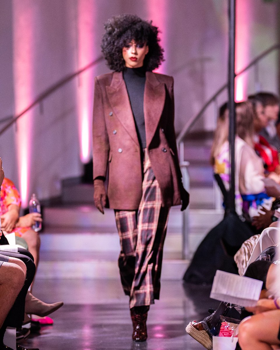BelleCollection's tweet photo. Fashion Reigned at the future home of KidsQuest Children’s Museum this past weekend. From elevated bites by our Dining District restaurants to interactive beauty booths, culminating with a runway show featuring the best in fall fashion from Bellevue Collection stores. ✨ https://t.co/G18LmRNVz0