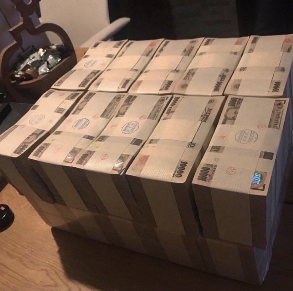 ksato3909's tweet photo. もし本日1億円を受け取ったら、何に使いますか？🤔 

1 借金を返済する  
2 投資してください  
3 それを使って生活をより良くしてください https://t.co/DKJGaBBpvv