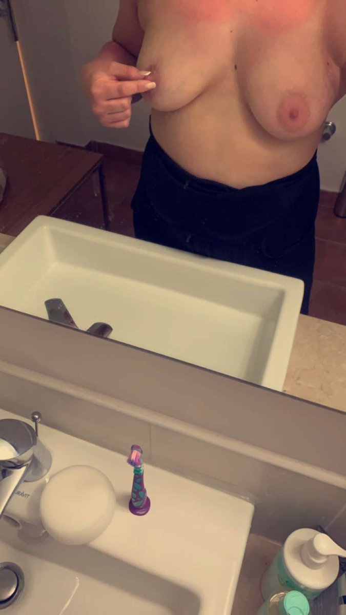 Dudesdudy's tweet photo. Beta sent in his girlfriend to be exposed. He was a little nervous so tell him how u feel about her in the comments 🤭. Cucks dm ur submission

#cuck #irl #submission https://t.co/MsOjJAZ87z