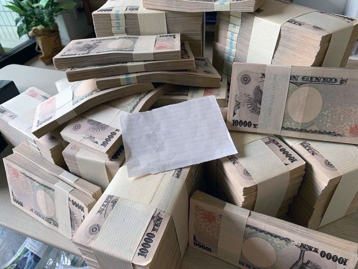 Himarixxz's tweet photo. もし今日、600万円もらえたら何に使う？🤔💴

① 借金を返す
② 投資する
③ 人生をもっと良くするために使う https://t.co/4UFzA96eV4