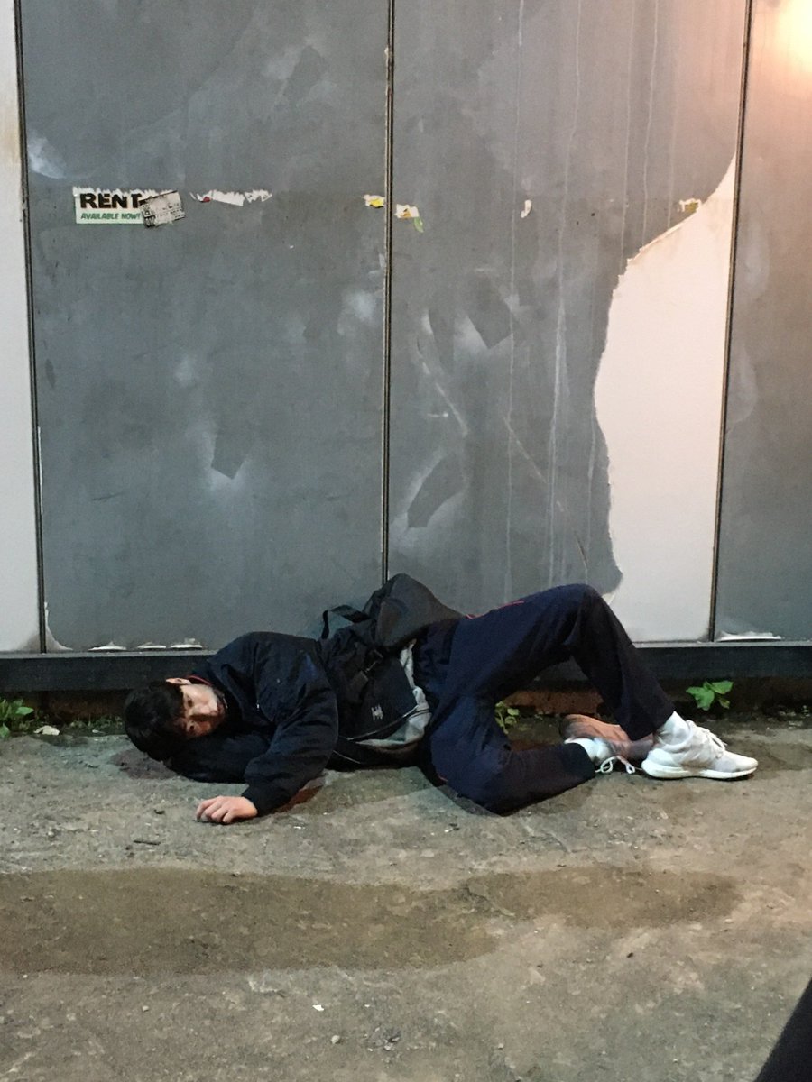 SeohamParrk's tweet photo. lemme sleep. . . https://t.co/16BydkEwNM