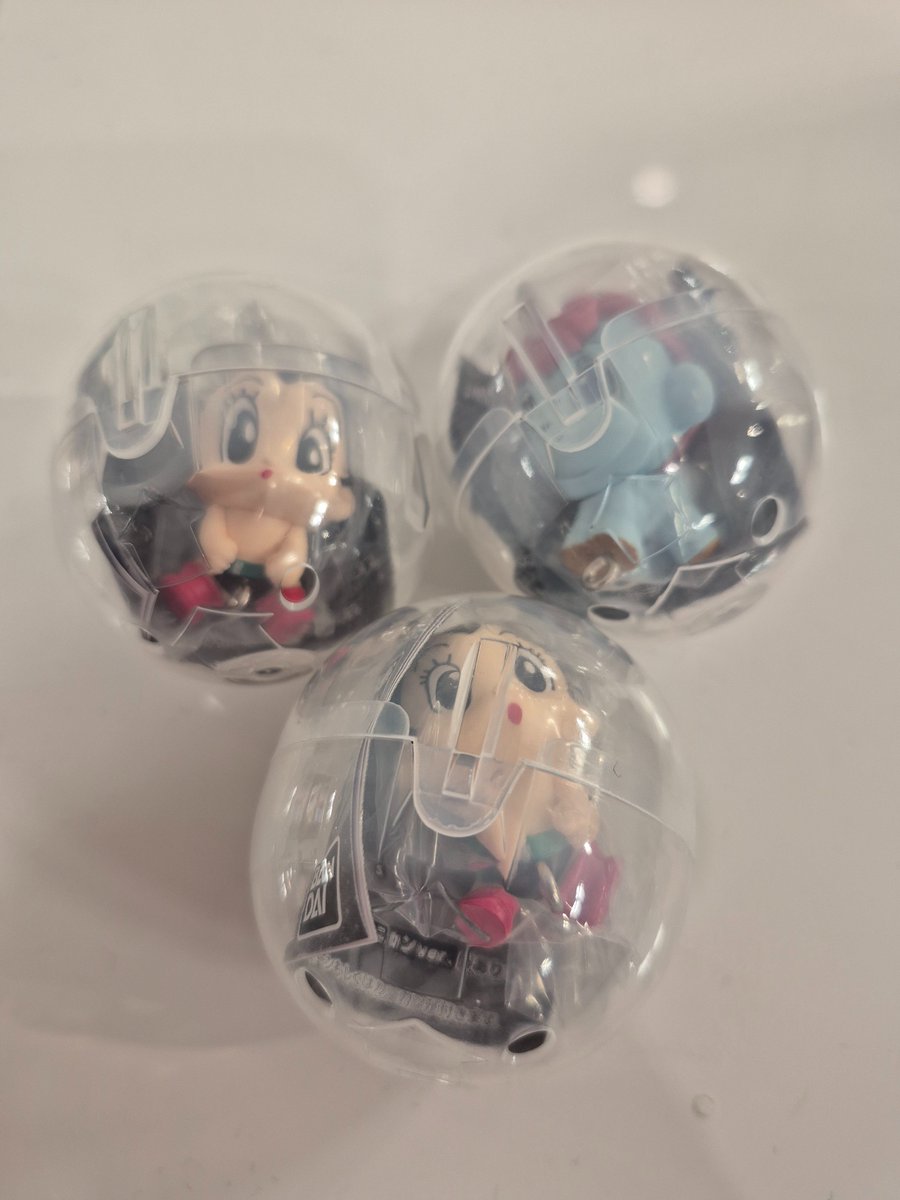yuki18Mickey's tweet photo. 交換 手塚治虫キャラクター つまんでつなげてますこっと ガチャ カプセルトイ

譲 ユニコ 🦀1
 アトム 🦀1 ⛓️1

求 ピノコ

郵送にて交換希望です。 https://t.co/KN6EAaTTJe