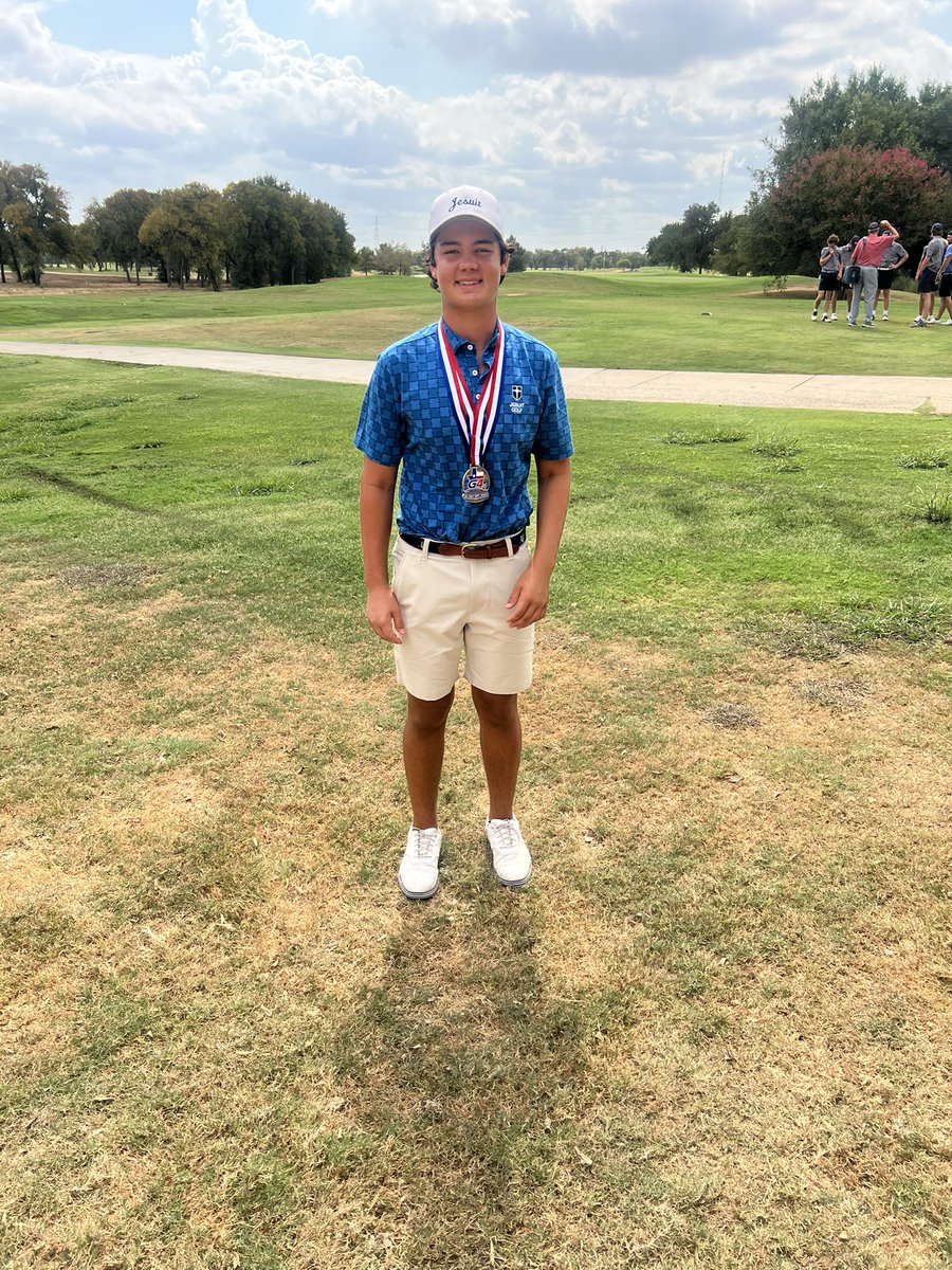 jesuitgolf's tweet photo. Congratulations to the Varsity Team for winning the Luna Vista Invitational held today at Luna Vista GC! The team was led by Jack Lyssy who won the individual title with a 74 playing in his first Varsity tournament! https://t.co/cF97tCFc7P