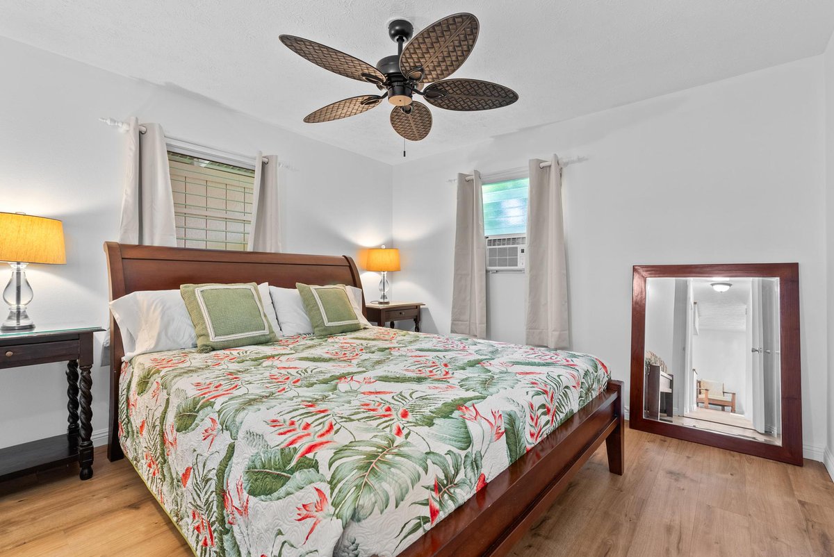 1stIslandRealty's tweet photo. Check out this stunning home we just listed in Kona!
77-6514 Sea View Circle, Kailua Kona, HI 96740

4 Bed | 2 Bath | 1,230 sq ft

See the full listing on our website @ https://t.co/v7NpzUmD98
Or call today for an in-person tour of the home - (808) 930-3610 https://t.co/pcgacXyFDM