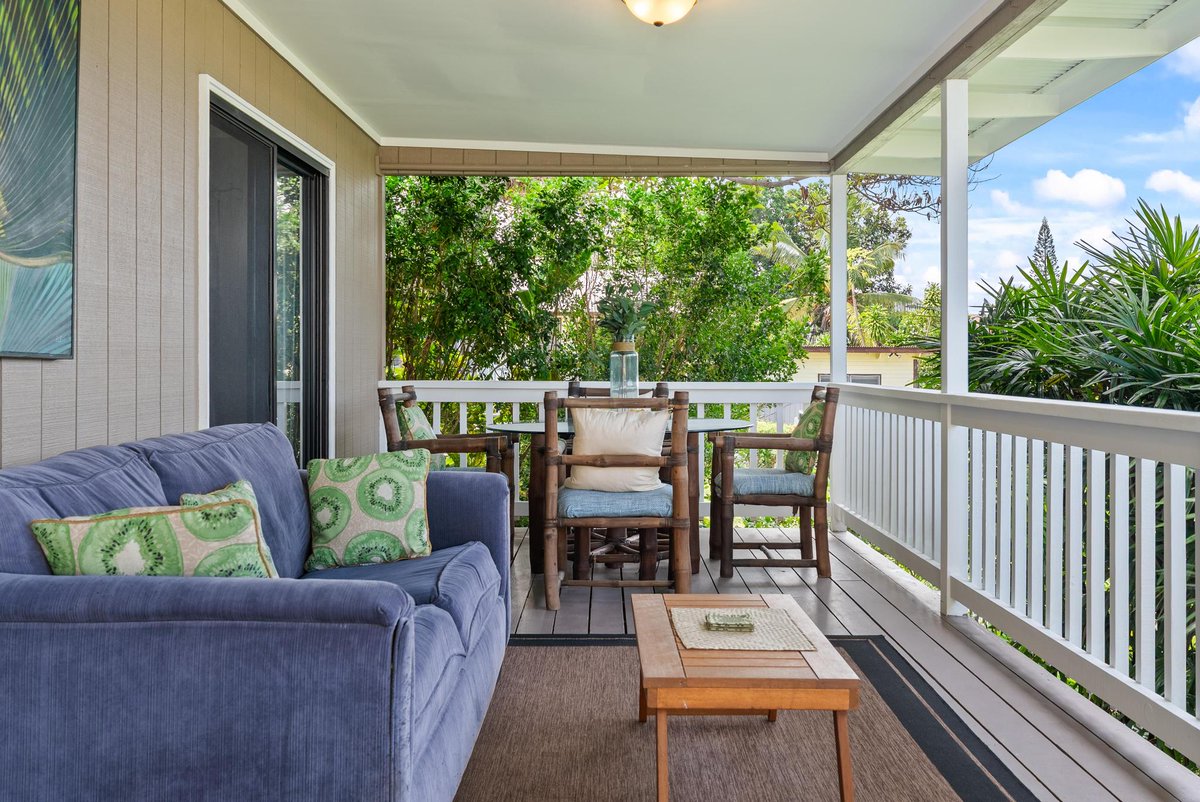 1stIslandRealty's tweet photo. Check out this stunning home we just listed in Kona!
77-6514 Sea View Circle, Kailua Kona, HI 96740

4 Bed | 2 Bath | 1,230 sq ft

See the full listing on our website @ https://t.co/v7NpzUmD98
Or call today for an in-person tour of the home - (808) 930-3610 https://t.co/pcgacXyFDM